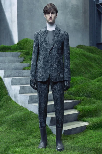 Look 12